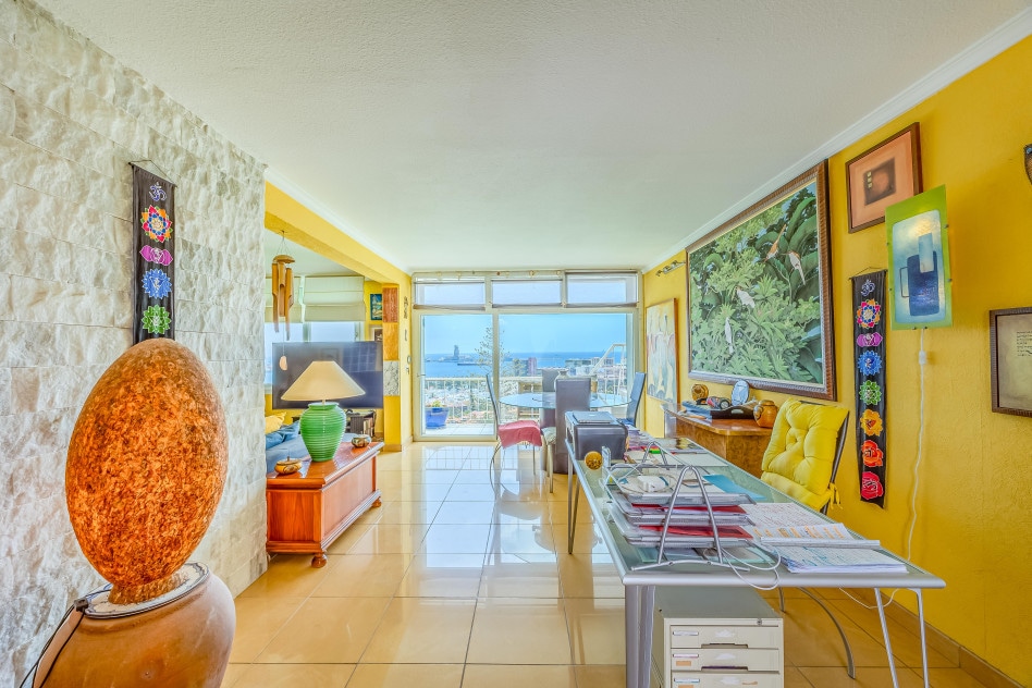 Vivienda con terraza y vistas al mar en Altavista — foto 1 de 39