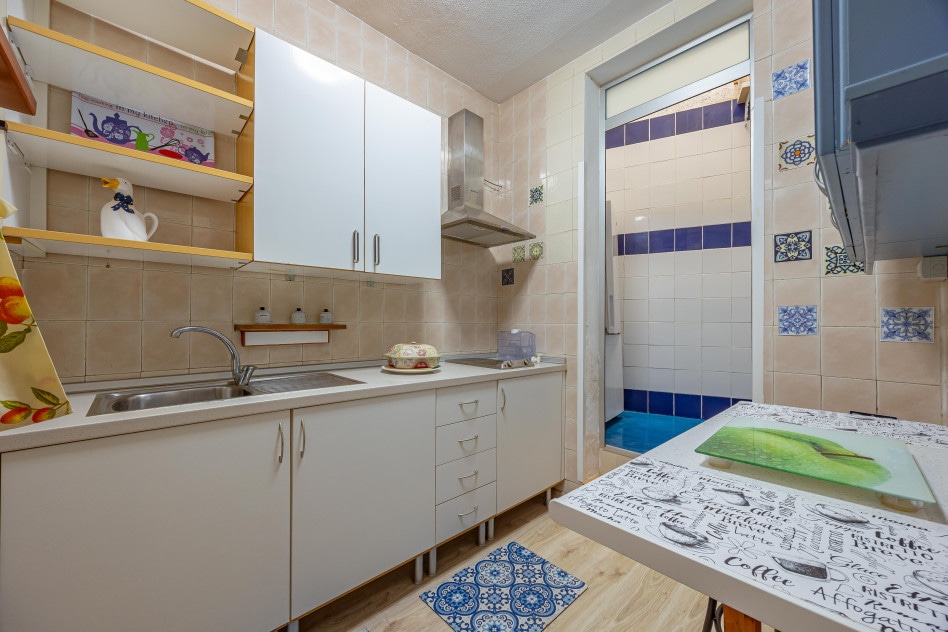 Lote inversores: 6 propiedades y parcela con vistas al mar — foto 1 de 40